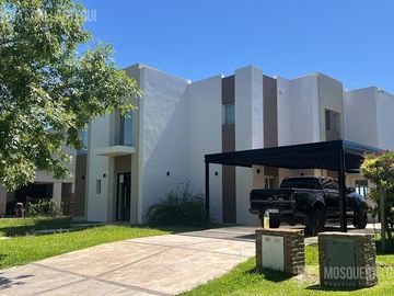 Venta o alquiler. Casa - El Canton - Islas