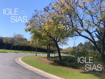 Terreno en venta al lago central en La Isla, Nordelta