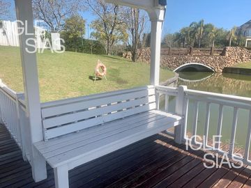 Terreno en venta al lago central en La Isla, Nordelta
