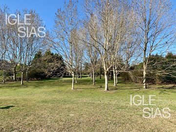 Terreno en venta al lago central en La Isla, Nordelta