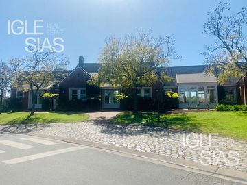 Terreno en venta al lago central en La Isla, Nordelta