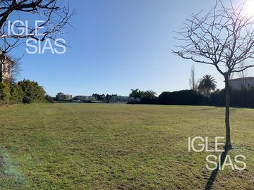 Terreno en venta al lago central en La Isla, Nordelta
