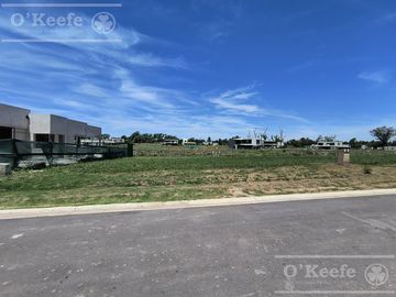 Lote a Laguna 607 m2 con Posesion Inmediata