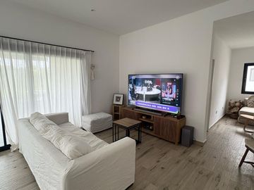 Casa 4 ambientes en Santa Elena, Pilar del este.