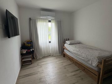 Casa 4 ambientes en Santa Elena, Pilar del este.