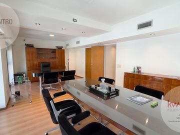 | Venta |  oficina | Sala de reuniones | 3 despachos | 3 baños | cocina |