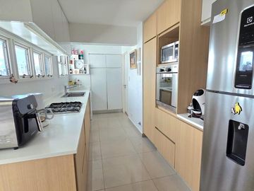 Av. Pellegrini 822 - Departamento De 3 Dormitorios Con Cochera Y Amenities En Venta - Rosario