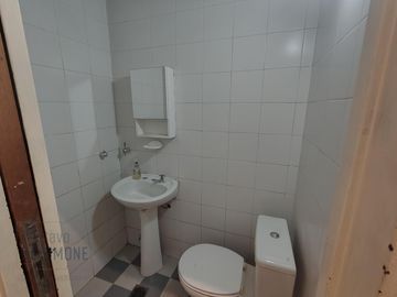 Venta local con fábrica en Balvanera