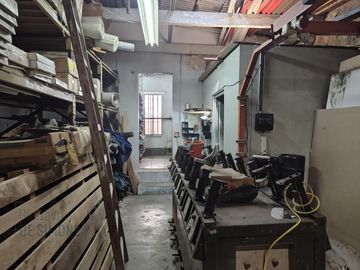 Venta local con fábrica en Balvanera