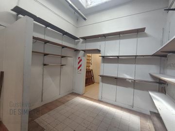 Venta local con fábrica en Balvanera