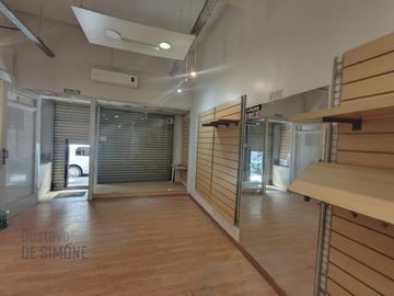 Venta local con fábrica en Balvanera