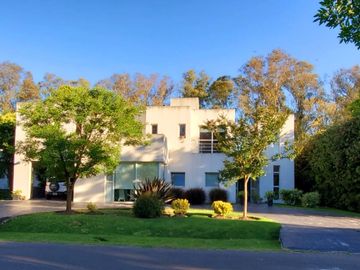 Casa en Barrio Santa Ana