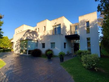Casa en Barrio Santa Ana