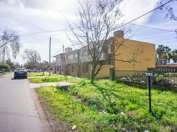 Terreno en  Funes con Proyecto de Casa 2 dormitorios y 2 baños