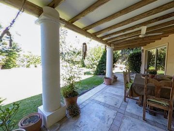 CASA EN VENTA BARRIO EL REMANSO, CHACRAS DE CORIA CON TOUR VIRTUAL