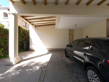 CASA EN VENTA BARRIO EL REMANSO, CHACRAS DE CORIA CON TOUR VIRTUAL