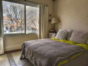 CASA EN VENTA BARRIO EL REMANSO, CHACRAS DE CORIA CON TOUR VIRTUAL