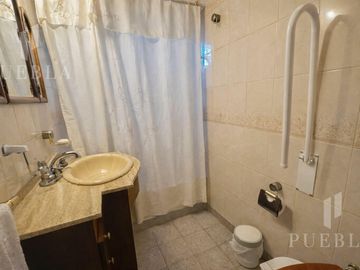 Casa en venta en ituzaingó con Piscina y Quincho.
