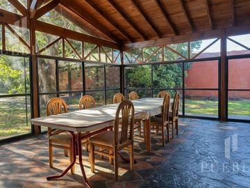 Casa en venta en ituzaingó con Piscina y Quincho.