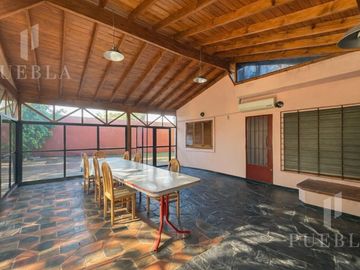 Casa en venta en ituzaingó con Piscina y Quincho.