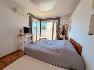 Casa en Venta, Barrio Arroyito, Rosario, 3 dormitorios c/jardín