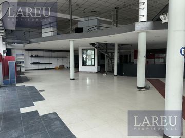 Local en Mercedes