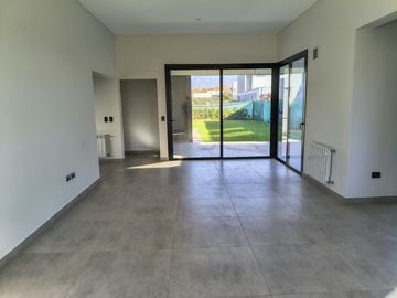 CASA EN VENTA BARRIO ALMA GARDENIA
