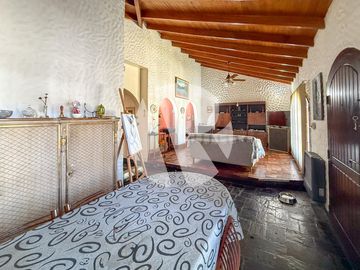 Venta de Casa 4 ambientes con Parque, Cochera y Terraza en Villa Bosch