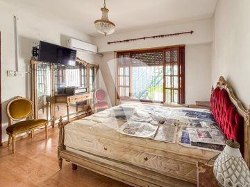 Venta de Casa 4 ambientes con Parque, Cochera y Terraza en Villa Bosch