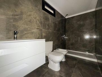 Departamento de tres dormitorios en abasto
