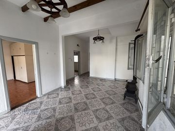 VENTA CASA TIPO PH BECCAR CON COCHERA 4 UNIDADES