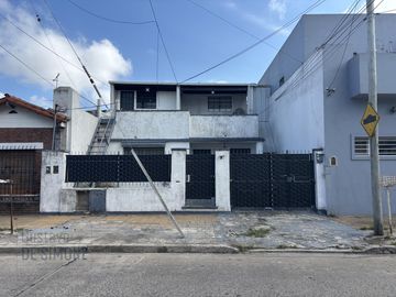 VENTA CASA TIPO PH BECCAR CON COCHERA 4 UNIDADES