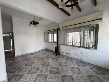 VENTA CASA TIPO PH BECCAR CON COCHERA 4 UNIDADES