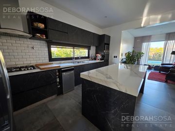 Casa en El Canton - Norte