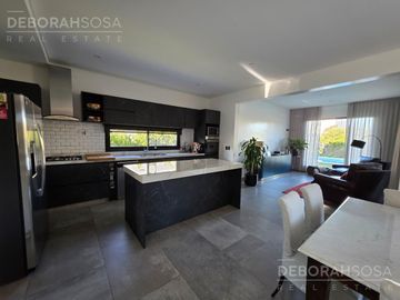 Casa en El Canton - Norte