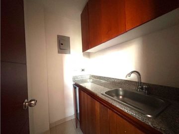 OFICINA PARA ARRIENDO EN EL POBLADO