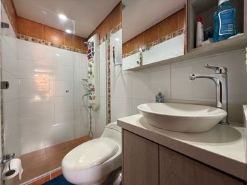 Venta de apartamento cerca al segundo parque de Laureles