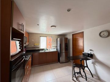 Venta de apartamento cerca al segundo parque de Laureles