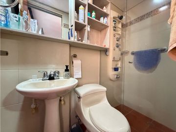 Venta de apartamento cerca al segundo parque de Laureles