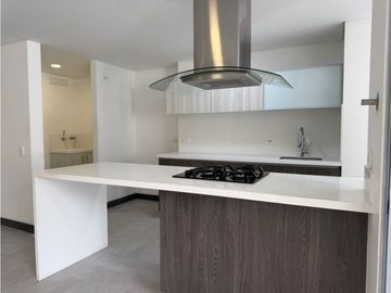 Amplio Apartamento en Venta – Ciudad del Río, Medellín k