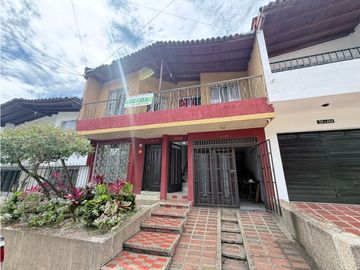 Venta de casas desenglobadas primer y segundo piso en Santa Monica