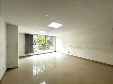 PARA ARRIENDO OFICINA EN EL ESTADIO 160 M2
