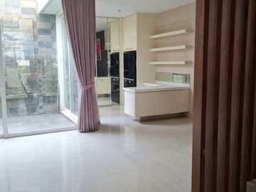 Jual Rmh diEastwood Citraland Utama Surabaya Barat