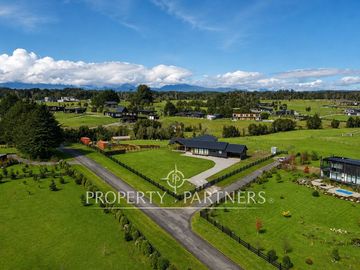 Moderna casa de 341 m² en Condominio «Las Tranqueras», Puerto Varas