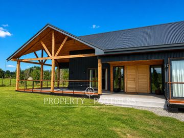 Moderna casa de 341 m² en Condominio «Las Tranqueras», Puerto Varas