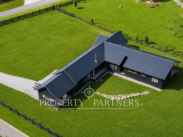 Moderna casa de 341 m² en Condominio «Las Tranqueras», Puerto Varas