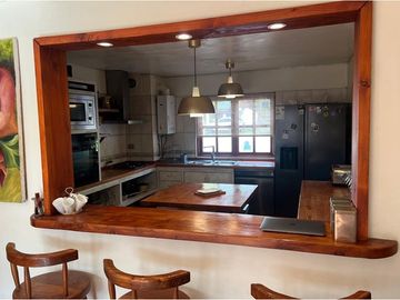 Casa en Venta, 4D y 2B. Excelente ubicación!