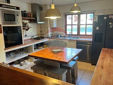 Casa en Venta, 4D y 2B. Excelente ubicación!