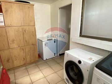 Casa familiar con 4D + 3B + 3er piso habilitado