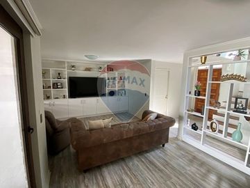 Casa familiar con 4D + 3B + 3er piso habilitado
